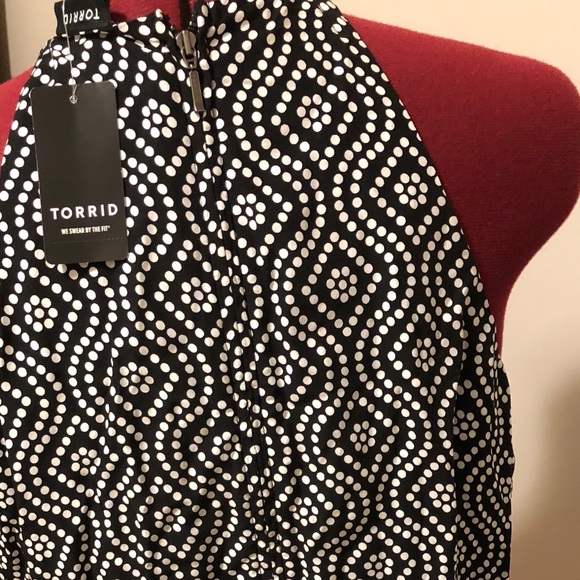 BNWT Torrid rayon summer top - Picture 4 of 5